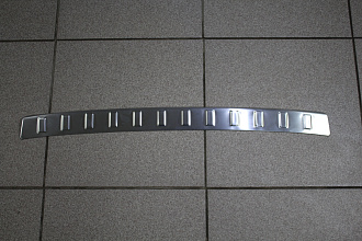 Накладка Camry V70 2018 +, на верх заднего бампера , сталь