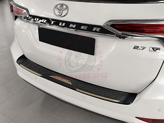 Накладка Fortuner 2016 - 2022 на верх заднего бампера 