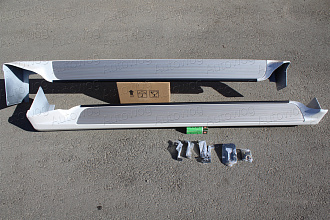 Пороги Land Cruiser 100 правый руль , белые ( 070 )