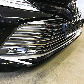 Накладки Camry V70 2018 +, на решетку бампера, сталь