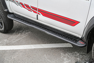 Подножки Hilux Pick Up 2015 +, дизайн TRD 