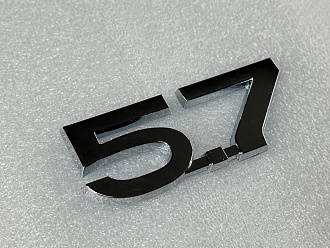 Шильдик 5.7 , хром 