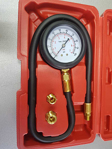 Манометр для измерения давления масла 