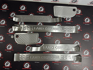 Тюнинг для Накладки Land Cruiser 200 на пороги дверей , СТАЛЬ