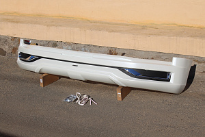 Тюнинг для Губа передняя Land Cruiser 200 2016 +, Modellista белый перламутр