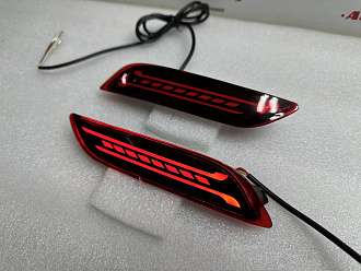 Стопы дополнительные Camry V70 красные , стиль 1