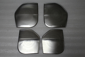 Тюнинг для Накладки LX 570 / Land Cruiser 200 на динамики дверей , хром , без logo